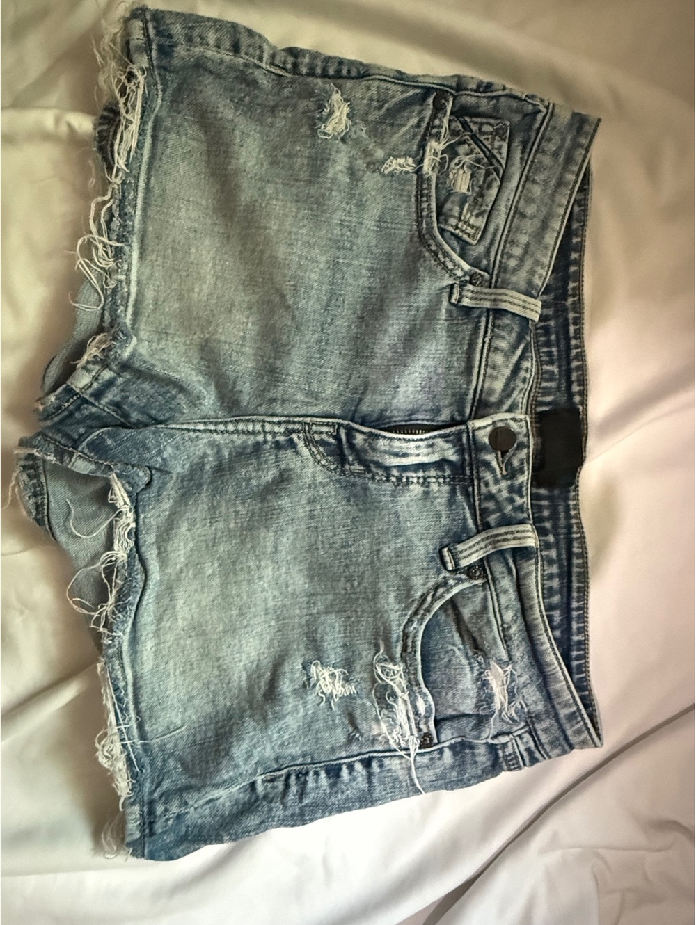Buckle Black Mid Rise Distressed Denim Shorts Women’s Size 30 Raw Hem Stretch